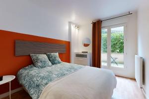 8 People - 4 rooms - Metro 7 & 14 - Porte Italie - 2 salles de bain - Private Car Park