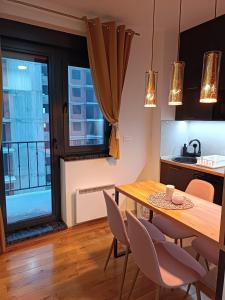 Apartman Lux Relax nalazi se u Titovoj vili