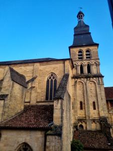 Appartements Appartement avec Terrasse & Parking Sarlat centre : photos des chambres