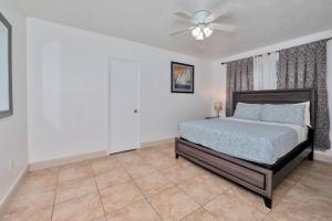 Luxurious 5 bedrooms Jacuzzipool