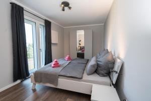 Cozy City Dream Apartment mit Terrasse und Parkplatz - 90m²