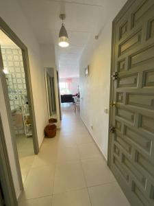 Lindo apartamento con vistas al puerto Mistral