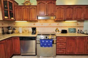 Casa Suenos- Iconic 4BR Home with Private Pool