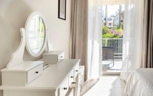 Seaside Beauty 5 min Vouliagmeni Beach