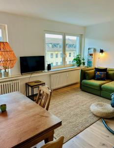 FeelsLikeHome - Wunderschöne und zentrale Wohnung mit Balkon&Parkplatz