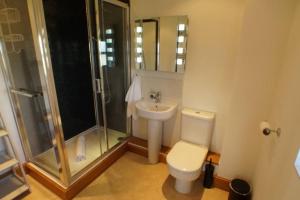 OAKLEY LODGE- LUXURY FARM COTTAGE