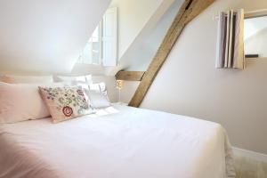 Hotels The Originals Boutique, Hotel Le Londres, Saumur (Qualys-Hotel) : photos des chambres