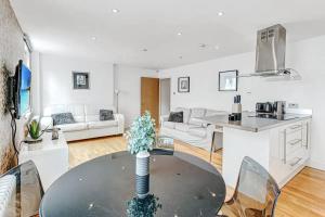 2BR flat next to London Eye on lower marsh 96A