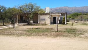 Confortable casa traslasierra. Vista al Champaqui
