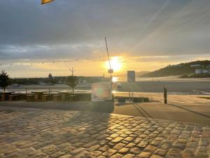 Sea Breeze - 3 Bed House, Parking for 2 Cars