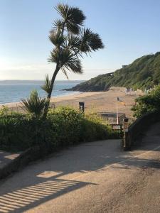 Sea Breeze - 3 Bed House, Parking for 2 Cars