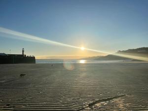 Sea Breeze - 3 Bed House, Parking for 2 Cars