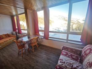Exceptionnel - En bordure de pistes et skis aux pieds - PELVOUX II - VARS