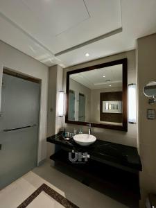 Fairmont Marina Residences Apartment