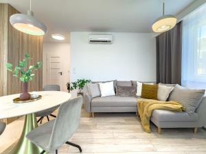 Krakowska Oaza Komfortu - Apartament Premium z Garażem