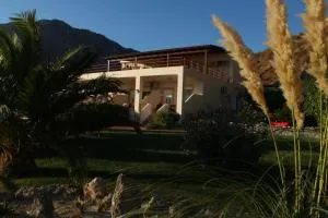 Chrisanthi Studios & Apartments - Mirthios