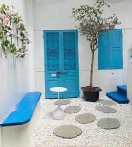 Heart of Hoan Kiem-RARE 5BR Private house unique design travel hub 13pax