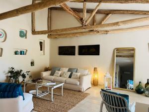 Villa Angelica with private access to beach img24