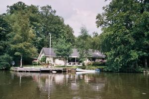 obrázek - Comfortabele woning aan het water, hottub & kachel