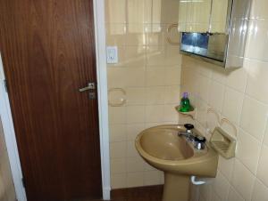 Amplio monoambiente zona Plaza Colón