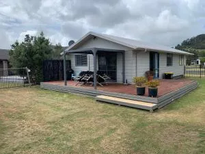 Charming on Charles - Whenuakite