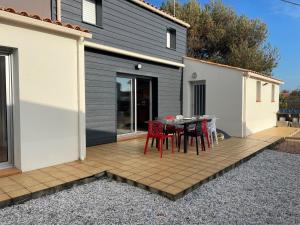 Maison spacieuse à 350m de la plage, 5 chambres, calme - FR-1-323-489