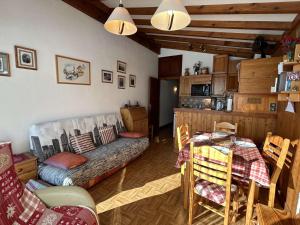 Appartements Charmant appartement T2 a Praz sur Arly avec parking et balcon - 300m du village, 600m des pistes - FR-1-603-88 : photos des chambres