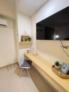 1BR ALTUZ Apartment by MJ Property