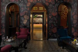 DYORE House by Bharat Mahal Palace