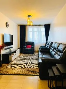 Luxe 1BR, Ngong Road, Nairobi - Riruta