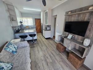 Secure Private Flatlet in Newton Park