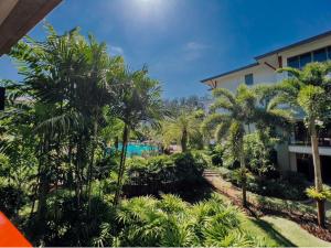 Large 3BR Apartment by the Naithon Beach