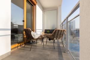 Beautiful Apartament Bobrowiecka with Balcony by Renters