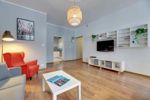 Downtown Apartments City Center Art House - Family Stay