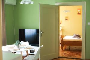 Nonis Old Town Apartment