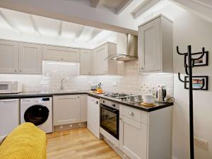 2 Bed in Aberdovey 91962