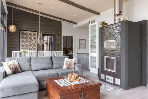 Holiday home with outdoor Jacuzzi and Sauna