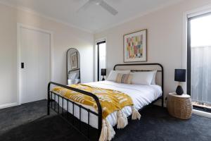 Loxis Retreat Short Stays