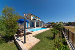 Holiday House - Monika