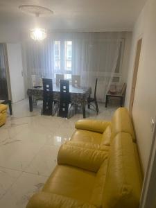Appartements REIMS -CENTRE VILLE-au2etage avec 2 chambres - 6 personnes : photos des chambres
