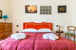 Santa Chiara Charming House with Terrace at Historical Center