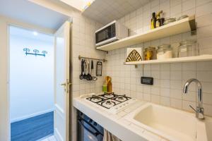 Hidden Gem on Chiaia pedastrian area by Napoliapartments