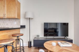 Nolita 2br w elevator roof nr SoHo NYC-1000