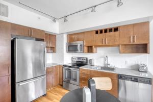 First Hill 1br w gym wd bbq great views SEA-510