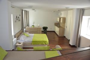 Adora Apartments and Rooms
