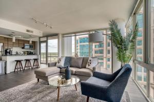 Tysons Corner 2br w pool nr restaurants bars WDC-814