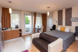 Flat on Corvin promenade with big balcony