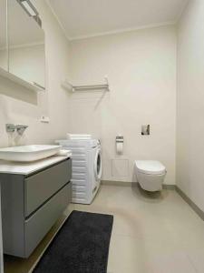 Modern Center Studio Apartment