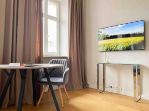 Modern Center Studio Apartment