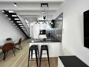 A H Rentals Van Gogh apartamento